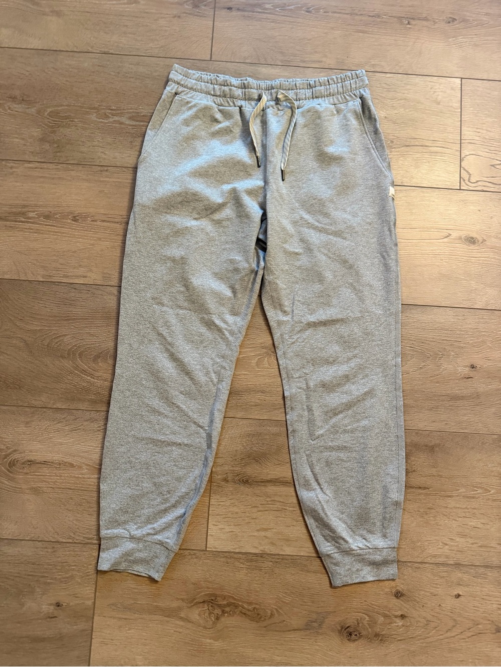 Vuori Light Heather Gray Women's Joggers